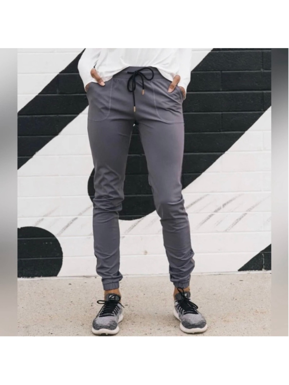 Women’s Zyia Active Gray Peak Zipper Joggers, Size Large